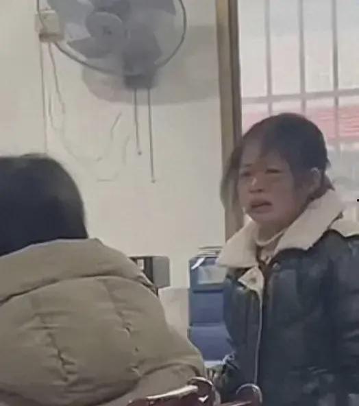 邢台吃瓜父母打架,引发网友热议