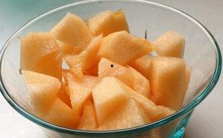 吃蜜瓜嗓子难受,嗓子不适需注意