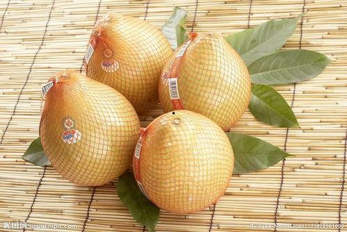 柚子在长滩吃瓜,柚子畅享甜蜜瓜果时光