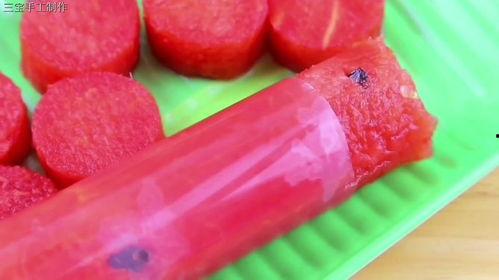 创意吃瓜方式展示,解锁夏日清凉新姿势