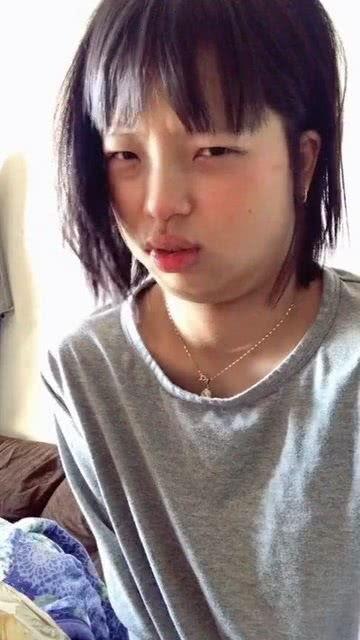 小姐姐魔力吃瓜